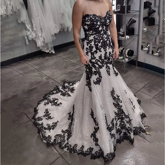 Valentina | Strapless Black & White Mermaid Style Wedding/Formal Gown with Sweetheart Neckline | Unveiling Elegance and Drama in Every Stitch.